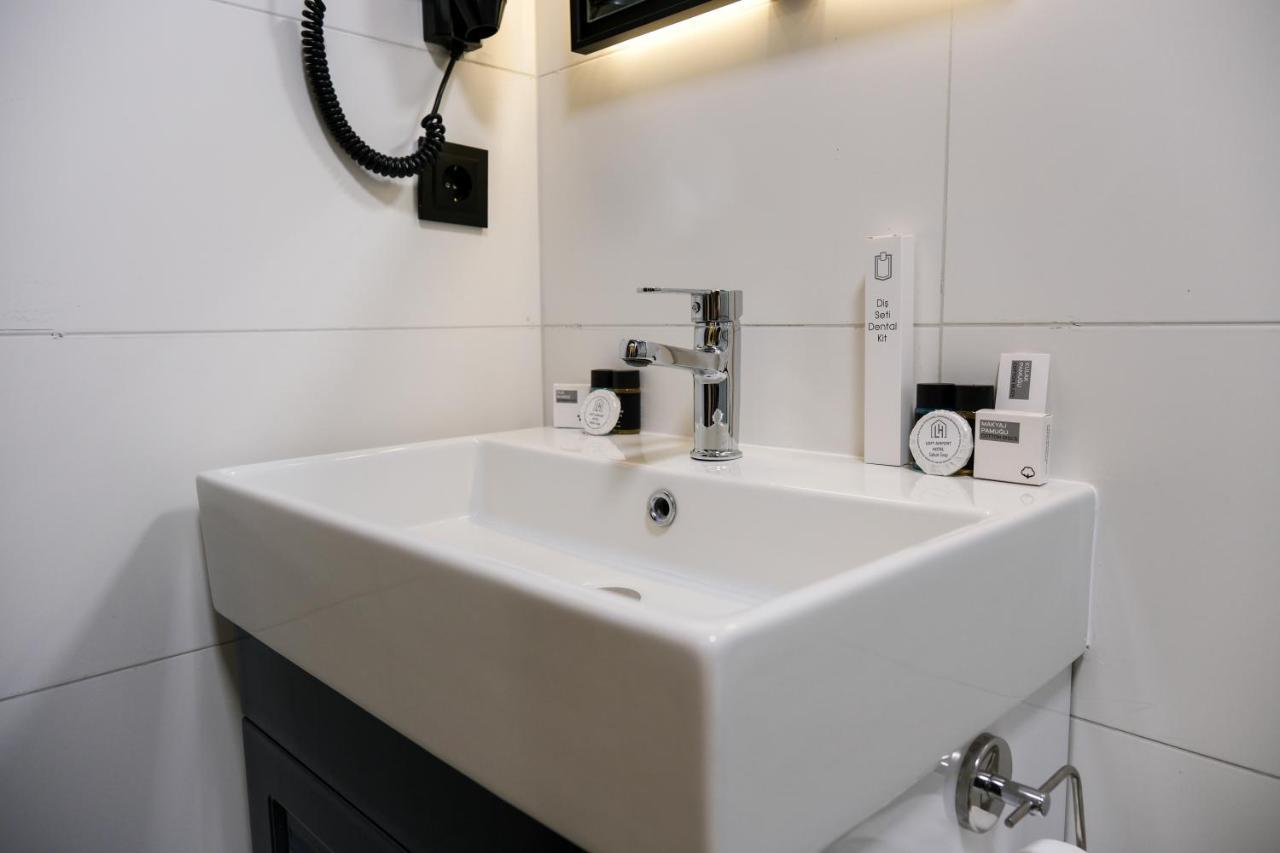 Plus Hotel & Private Transportation Istanbul Airport-By Loft Arnavutkoy Buitenkant foto